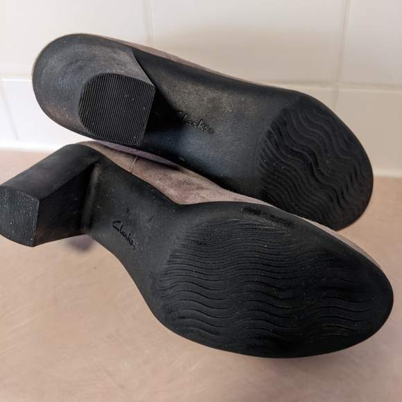 Clarks Artisan Booties Size 8 - Picture 8 of 10